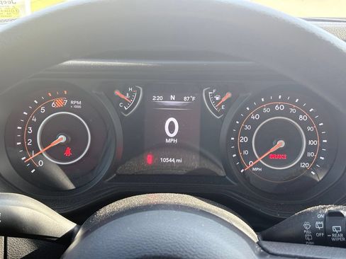 Used 2025 Jeep Wrangler Sport AWD/4WD image 8