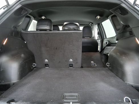 Used 2024 Jeep Compass Latitude image 26