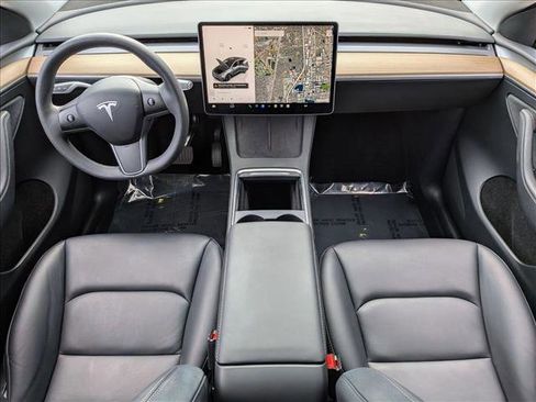 Used 2023 Tesla Model Y Long Range image 19