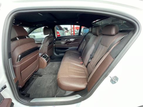 Used 2017 BMW 740i RWD image 10