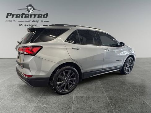 Used 2023 Chevrolet Equinox RS image 17