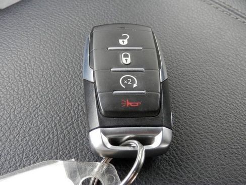 Used 2022 RAM 1500 Big Horn AWD/4WD image 26