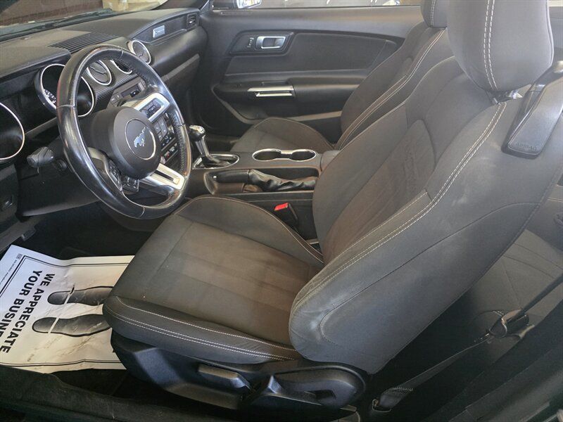 Used 2019 Ford Mustang Convertible RWD image 10