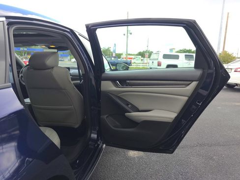 Used 2018 Honda Accord EX-L image 12