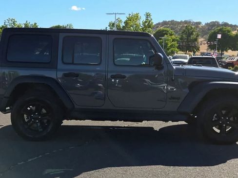 Used 2022 Jeep Wrangler Unlimited Sport AWD/4WD image 9