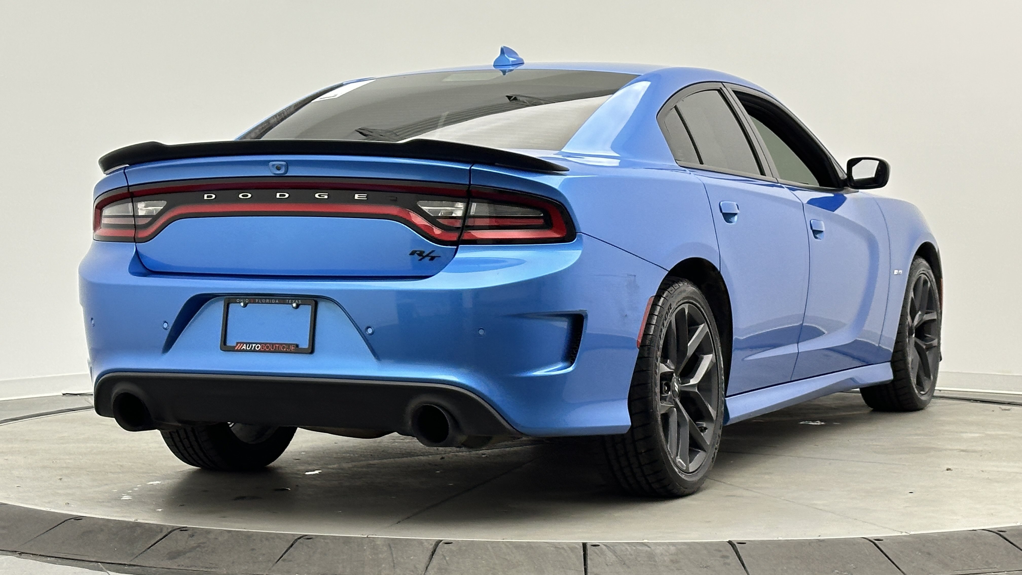Used 2019 Dodge Charger R/T w/ Plus Group RWD image 5