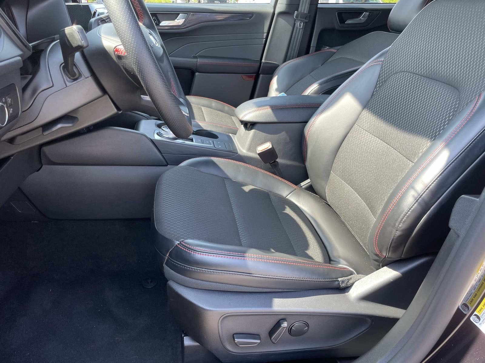 Used 2026 Ford Escape ST-Line FWD image 16