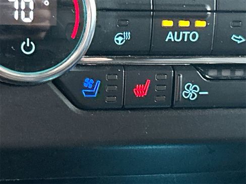 Used 2020 Ford Expedition Limited w/ Equipment Group 301A image 30