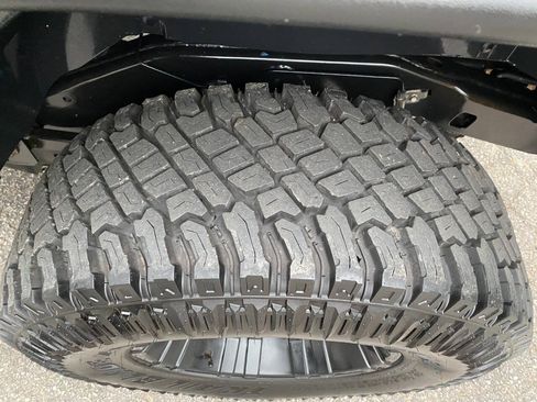 Used 2015 Jeep Wrangler Unlimited Rubicon w/ Connectivity Group AWD/4WD image 10