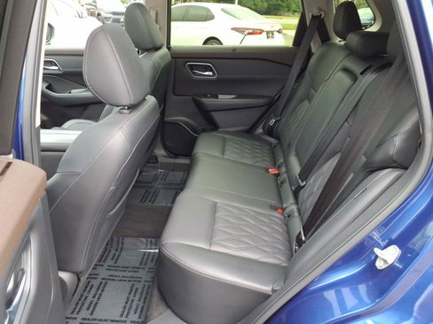 Used 2023 Nissan Rogue Platinum AWD/4WD image 7