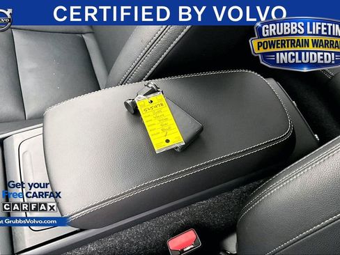 Certified 2025 Volvo XC40 B5 Core AWD/4WD image 11