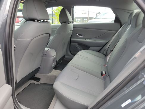 New 2026 Hyundai Elantra SE FWD image 16