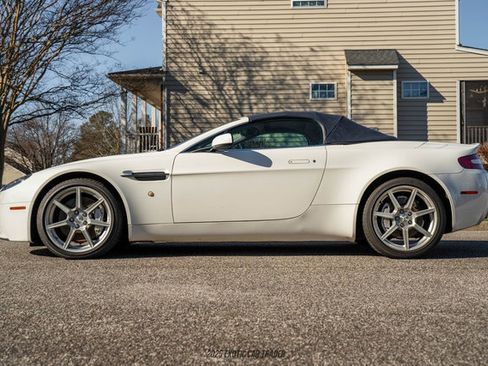 Used 2008 Aston Martin V8 Vantage Roadster 6-Speed image 17
