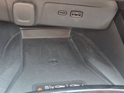 Used 2025 Chevrolet Trax RS w/ Sunroof Package FWD image 29