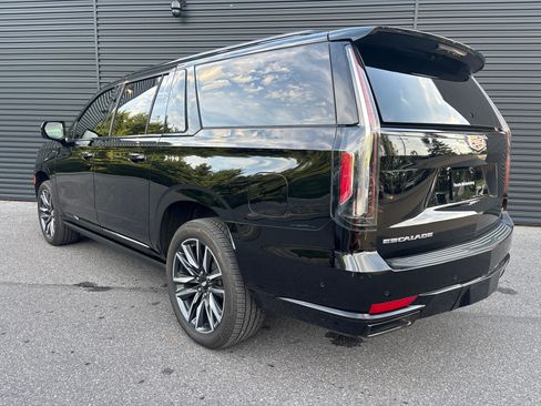 Used 2021 Cadillac Escalade ESV Sport w/ Driver Assist Tech Package AWD/4WD image 3