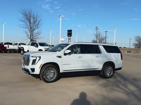 New 2026 GMC Yukon XL Denali w/ Sun & Power Step Package RWD image 5