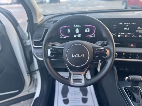 Used 2023 Kia Sportage LX image 13