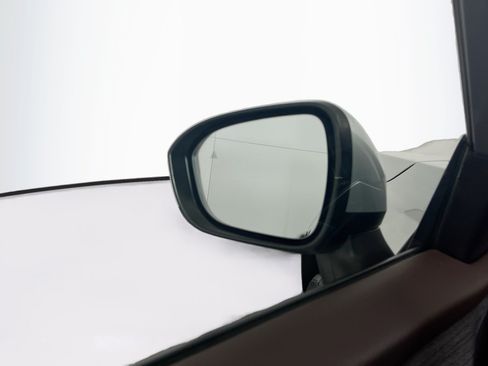 Used 2022 Nissan Rogue SV AWD/4WD image 16
