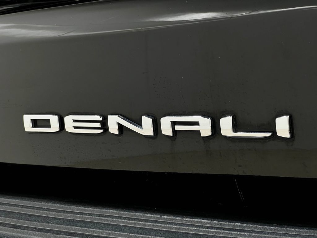 Used 2021 GMC Yukon Denali w/ Denali Premium Package AWD/4WD image 44