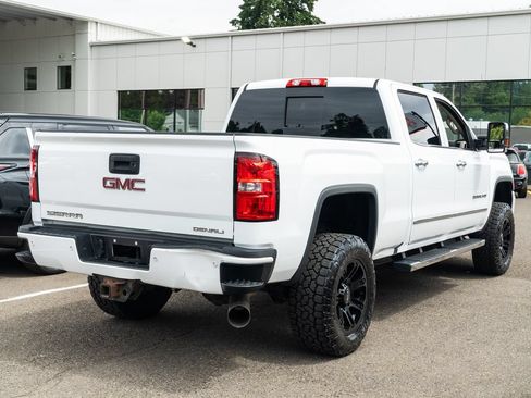 Used 2016 GMC Sierra 2500 Denali w/ Duramax Plus Package AWD/4WD image 6