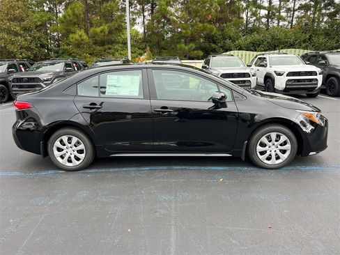 New 2026 Toyota Corolla LE image 2