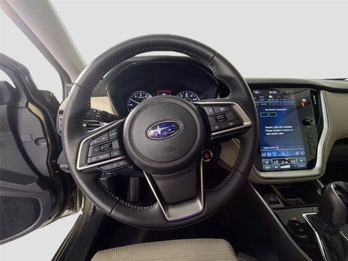 Used 2025 Subaru Outback Premium AWD/4WD image 11