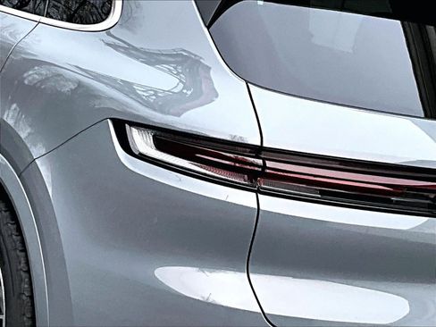 New 2026 Porsche Cayenne S image 25