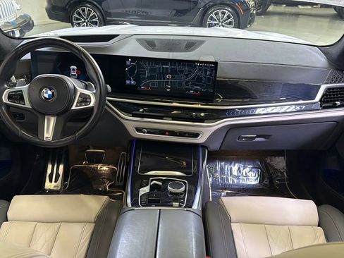 Used 2023 BMW X7 xDrive40i w/ M Sport Package AWD/4WD image 25