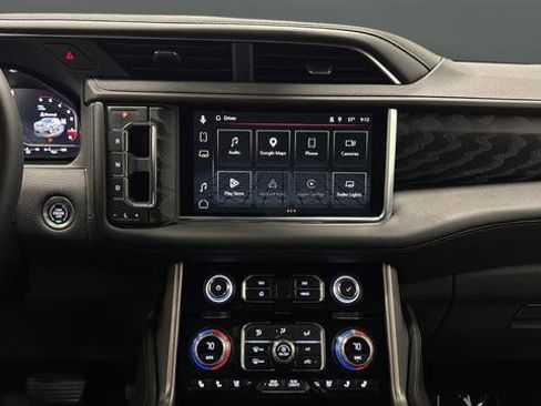 Used 2023 GMC Yukon Denali AWD/4WD image 12