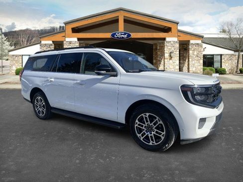 Used 2025 Ford Expedition Max Active image 3