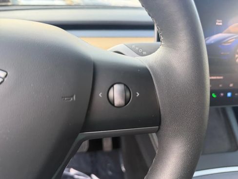 Used 2023 Tesla Model Y Long Range AWD/4WD image 21