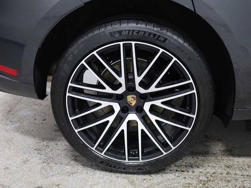 Certified 2026 Porsche Macan image 37