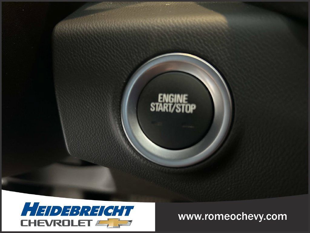 Used 2024 GMC Terrain SLE w/ Driver Convenience Package FWD image 29