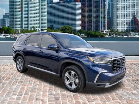 Certified 2025 Honda Pilot EX-L image 3