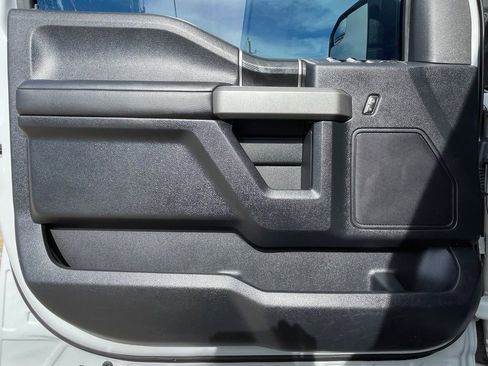 Used 2017 Ford F150 Raptor image 32