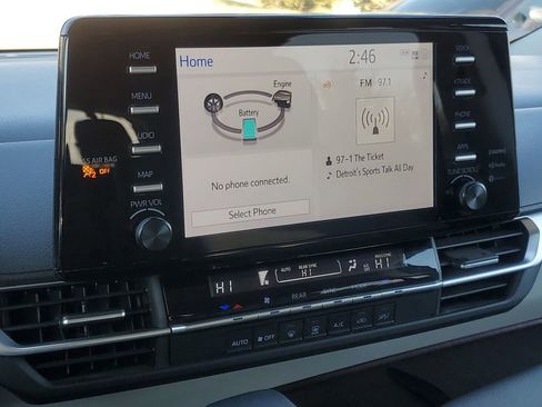 Used 2023 Toyota Sienna LE image 20