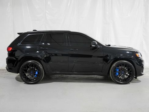 Used 2021 Jeep Grand Cherokee Trackhawk AWD/4WD image 7