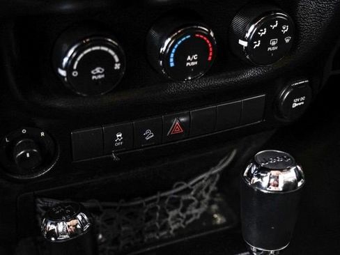 Used 2013 Jeep Wrangler Unlimited Sport image 23