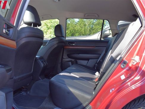 Used 2014 Subaru Outback 3.6R Limited image 22
