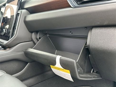 Used 2025 GMC Yukon XL Denali image 34