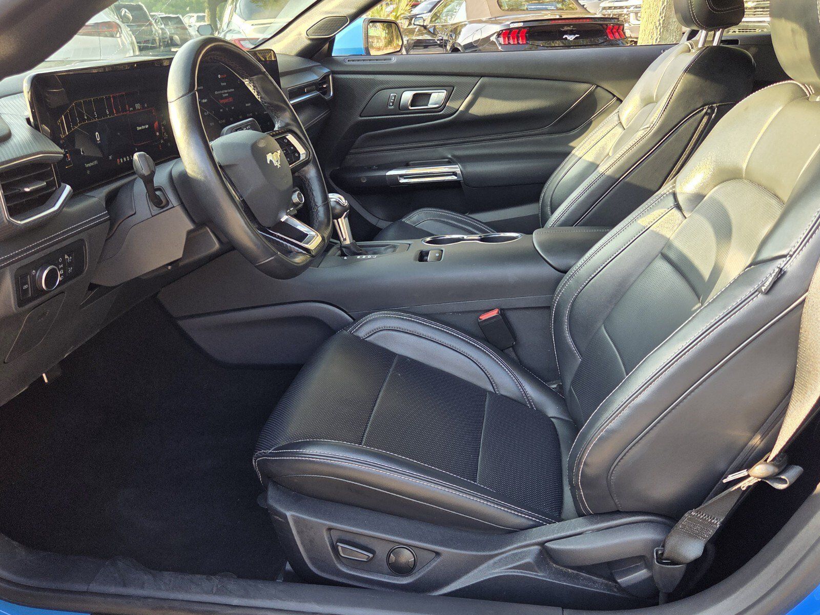 Used 2025 Ford Mustang Premium RWD image 12