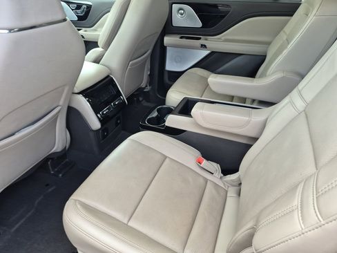 Used 2022 Lincoln Aviator Reserve w/ Equipment Group 201A image 14