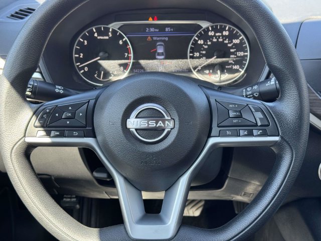 Used 2025 Nissan Altima 2.5 SV FWD image 19
