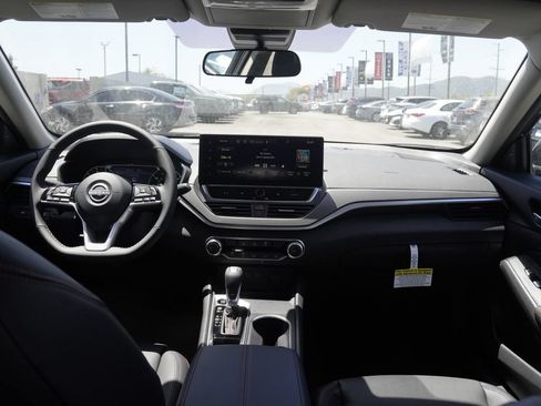 New 2026 Nissan Altima 2.5 SR FWD image 29