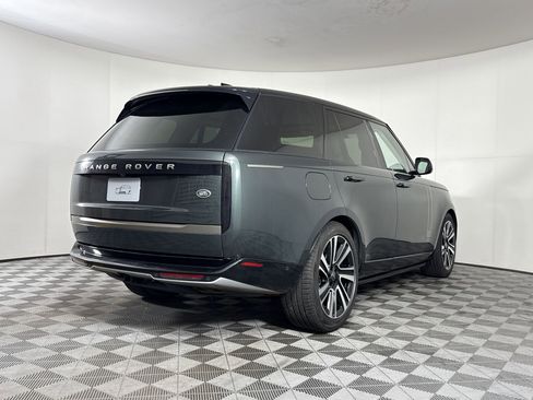 Used 2023 Land Rover Range Rover SE image 9