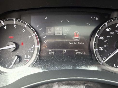 Used 2021 Toyota Highlander XLE AWD/4WD image 29