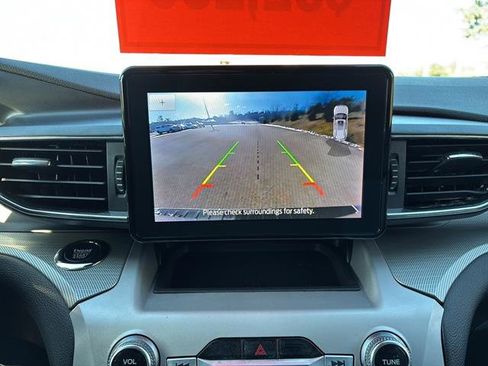 Certified 2024 Ford Explorer XLT w/ Equipment Group 202A image 23