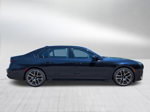 Used 2023 BMW 760i xDrive w/ Luxury Rear Seating Package AWD/4WD image 8