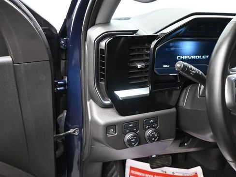 Used 2023 Chevrolet Silverado 1500 LT image 16