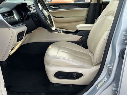 Used 2022 Jeep Grand Cherokee Limited w/ MOPAR Finishing Package image 13